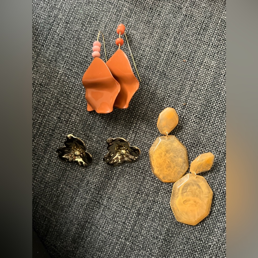 Set of Mango earrings